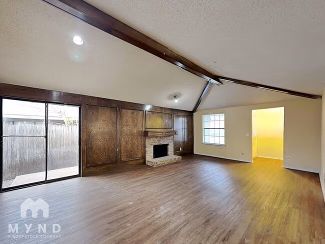 11809 Garden Terrace Drive, Dallas, TX 75243 photo 2