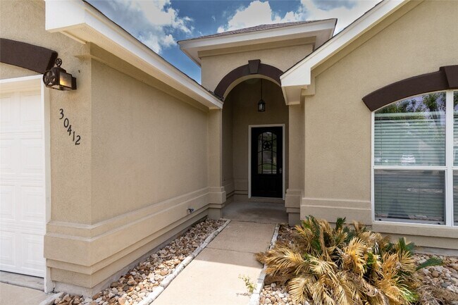 30412 Briarcrest Dr Georgetown, TX 78628 photo 3
