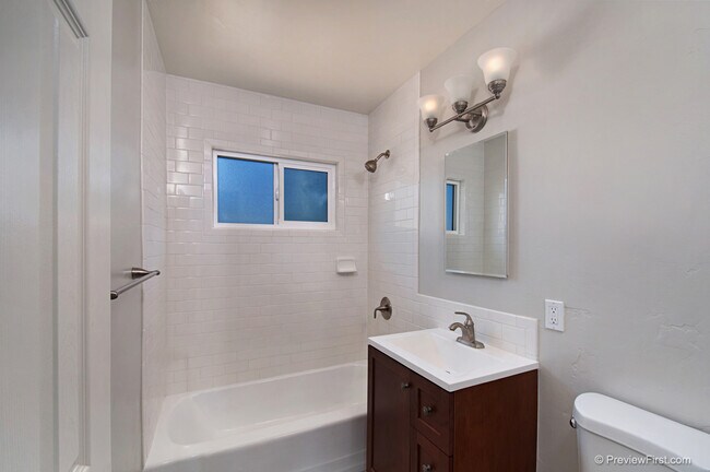 4459 1/2 52nd St San Diego, CA 92115 photo 3