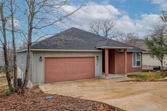 132 Kahalulu Drive, Bastrop, TX 78602 photo 2