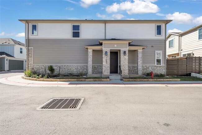 9312 Curious Squirrel St Austin, TX 78744 photo 2