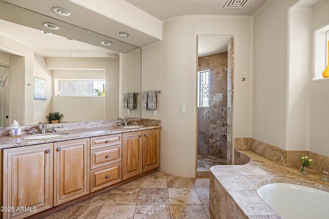 10418 E Groundcherry Ln Scottsdale, AZ 85262 photo 2