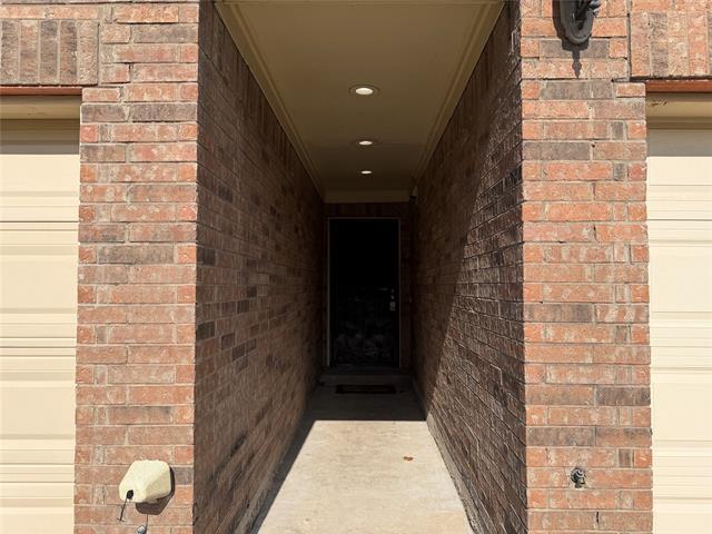 4005 Preferred Place, Dallas, TX 75237 photo 2
