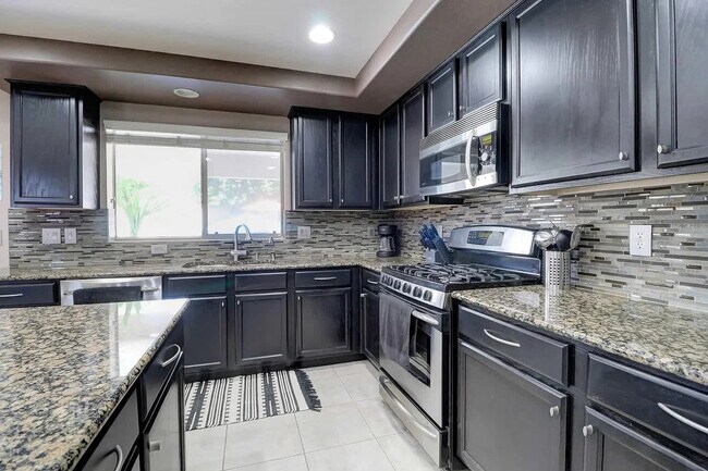 13412 W ANNIKA Drive photo 5
