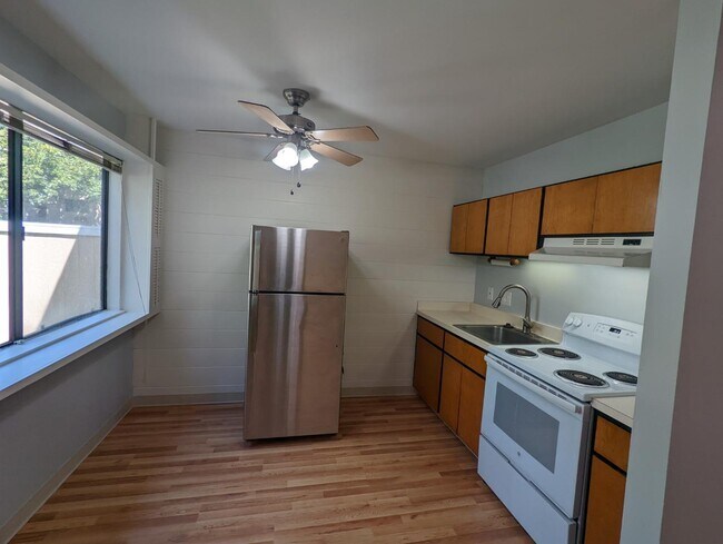 942 Kiely Boulevard, Santa Clara, CA 95051 photo 2