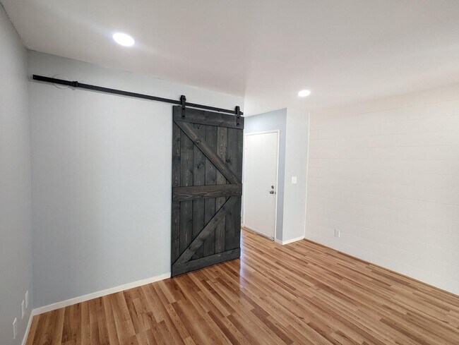 942 Kiely Boulevard, Santa Clara, CA 95051 photo 4