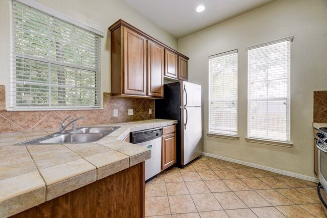 5102 Caswell Ave Austin, TX 78751 photo 5