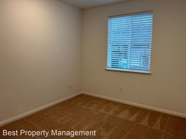 212 Elk Creek Dr photo 4