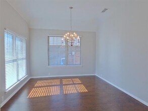541 Kerry St Crowley, TX 76036 photo 5