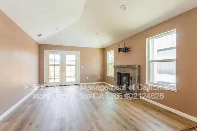 2048 Pinercrest Dr Santa Rosa, CA 95403 photo 2