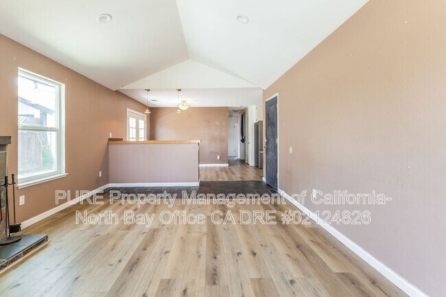 2048 Pinercrest Dr Santa Rosa, CA 95403 photo 3