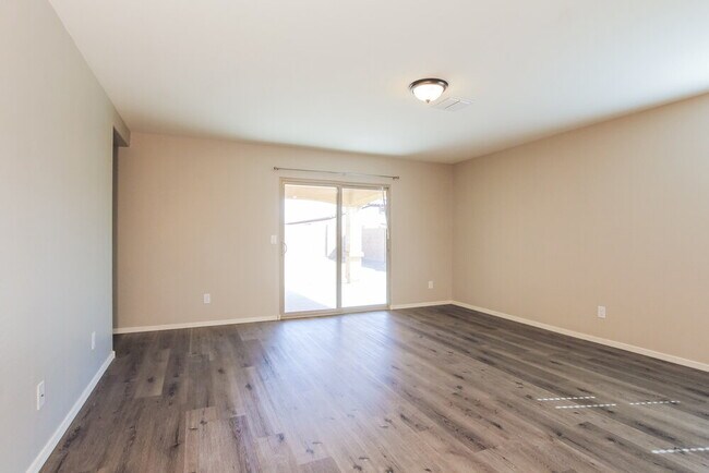 25422 W Lamont Ave Buckeye, AZ 85326 photo 3