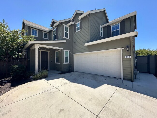 360 Thurman Ave Mountain House, CA 95391 photo 2