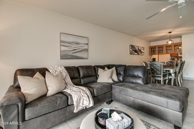 7625 E Camelback Rd Scottsdale, AZ 85251 photo 2