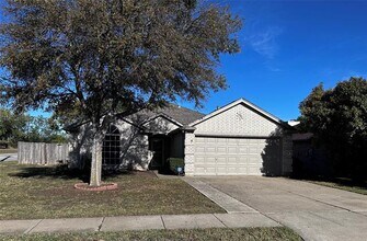 1140 Roundrock Drive, Saginaw, TX 76179 photo 2