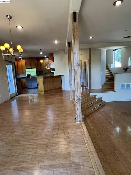 7957 Michigan Ave Oakland, CA 94605 photo 5