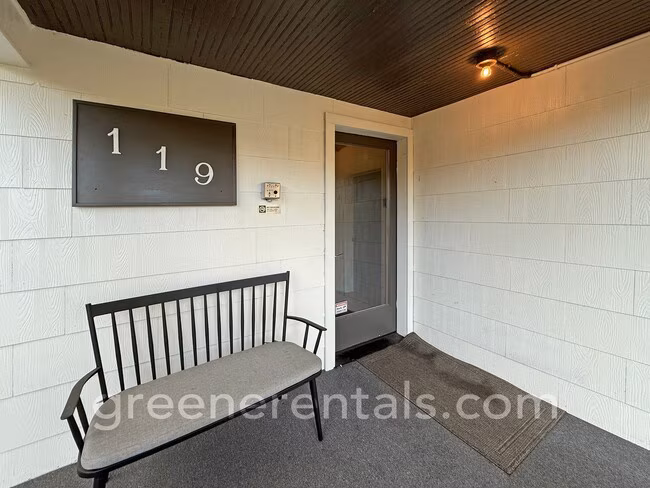 119 20th Ave SE Olympia, WA 98501 photo 3