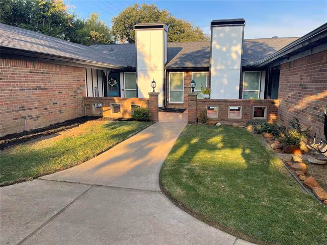 3535 Shady Brook Dr Bedford, TX 76021 photo 2