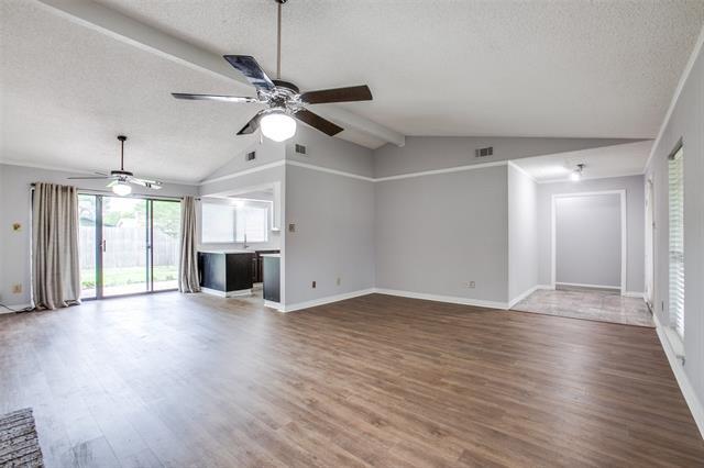 1122 Melissa Ln Garland, TX 75040 photo 4