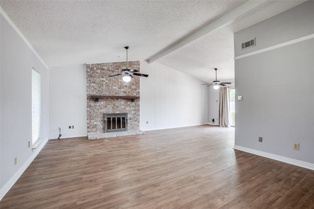 1122 Melissa Ln Garland, TX 75040 photo 2