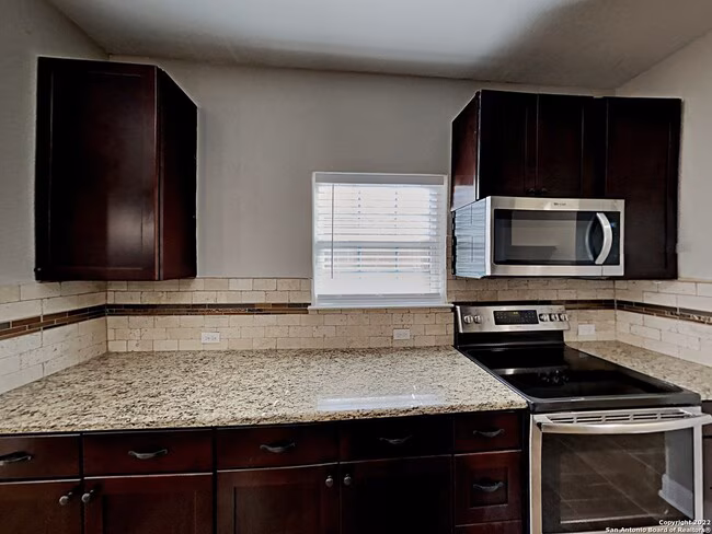 6019 Still Meadow San Antonio, TX 78222 photo 4