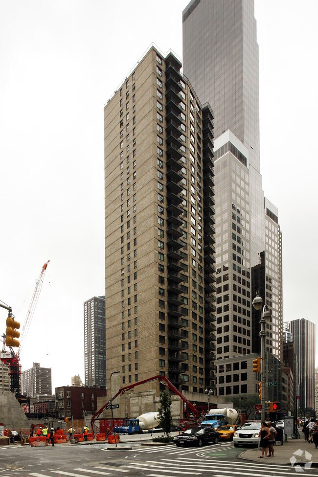 La Premier Apartments photo 4