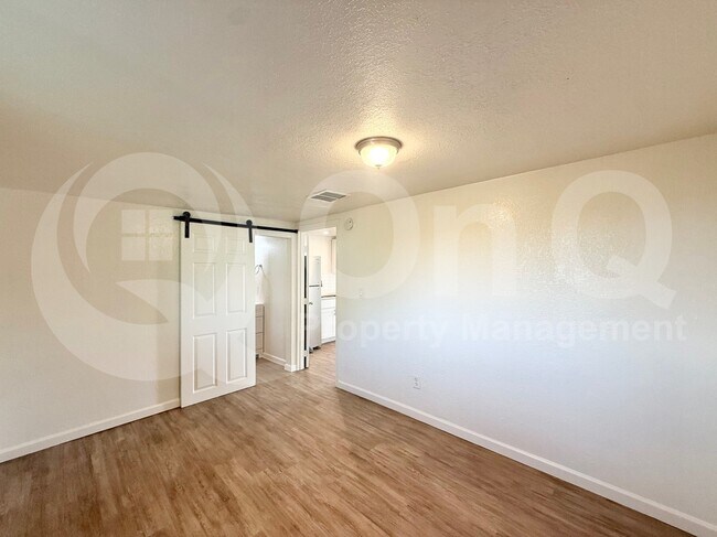 231 S 1st St Avondale, AZ 85323 photo 3