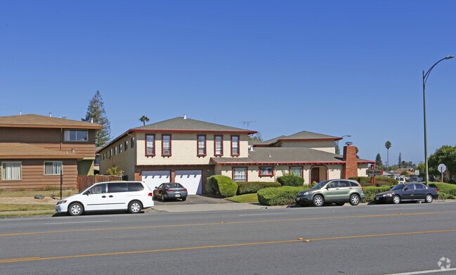 San Juan Apartments photo 3