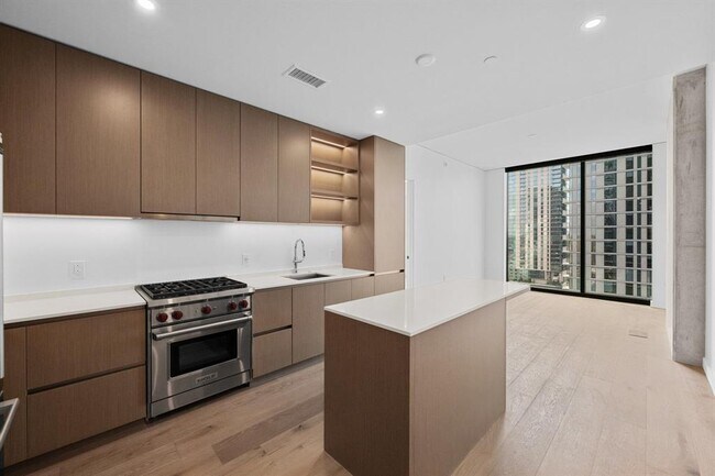 610 Davis St Austin, TX 78701 photo 2
