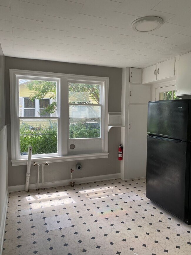 1811 Alametos San Antonio, TX 78201 photo 3