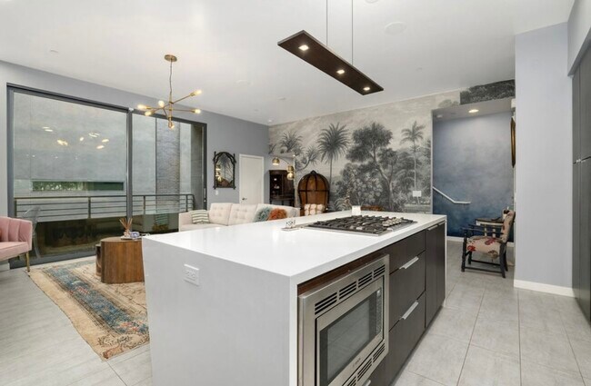 317 Upas St San Diego, CA 92103 photo 3