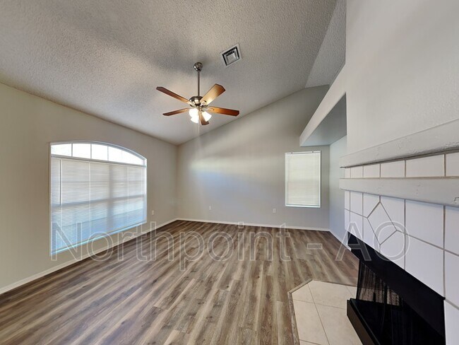 1130 N Madrid Ln photo 2
