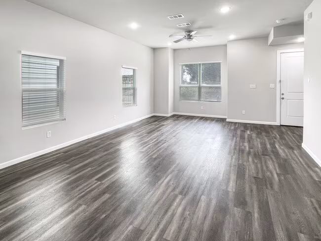 3215 Chenault St Fort Worth, TX 76111 photo 4