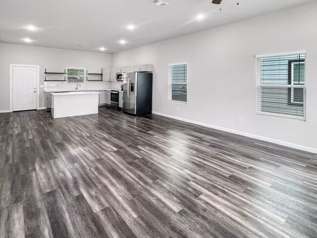 3215 Chenault St Fort Worth, TX 76111 photo 2