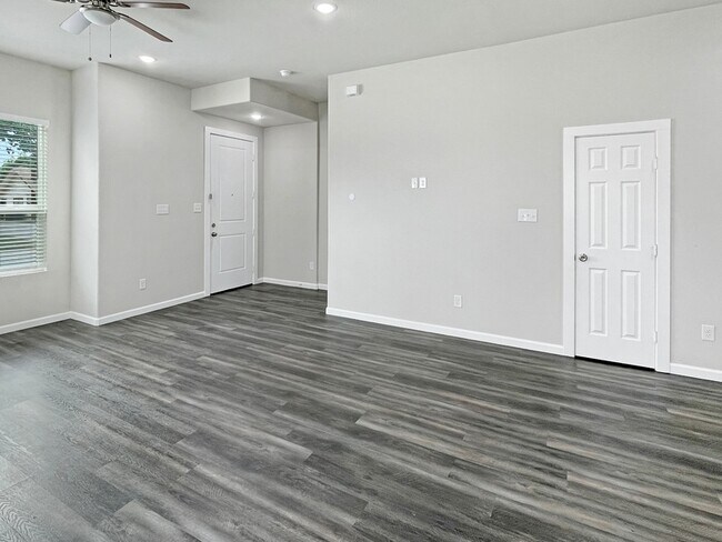 3215 Chenault St Fort Worth, TX 76111 photo 5