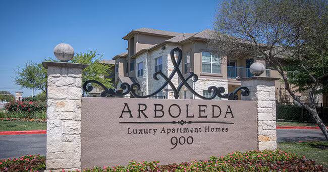 Arboleda Apartment Homes photo 3