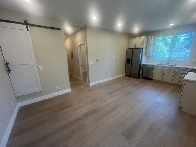 2226 Deodara Dr Los Altos, CA 94024 photo 2