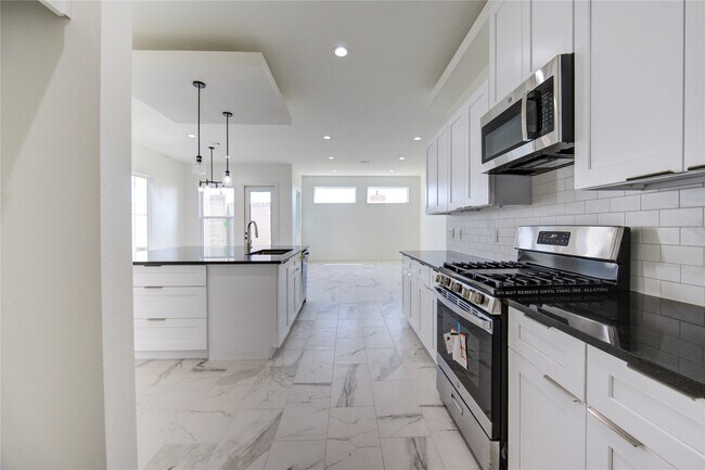2912 El Fenice Lane, Houston, TX 77057 photo 4