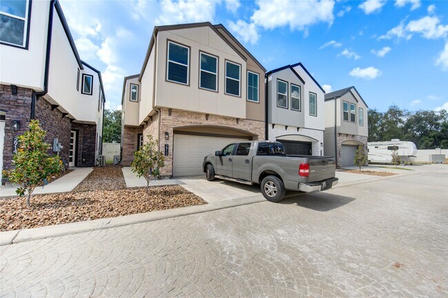 2912 El Fenice Lane, Houston, TX 77057 photo 2