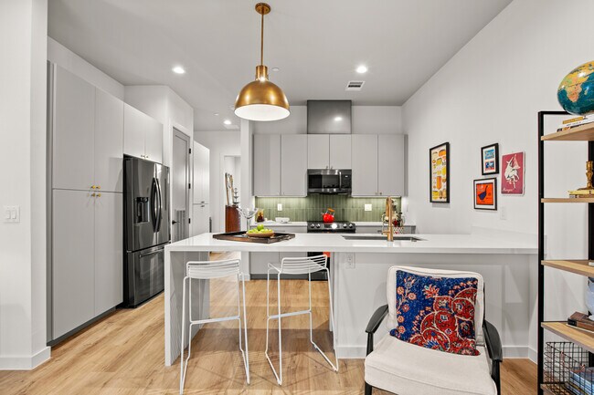 1208 N Academy Ave New Braunfels, TX 78130 photo 4