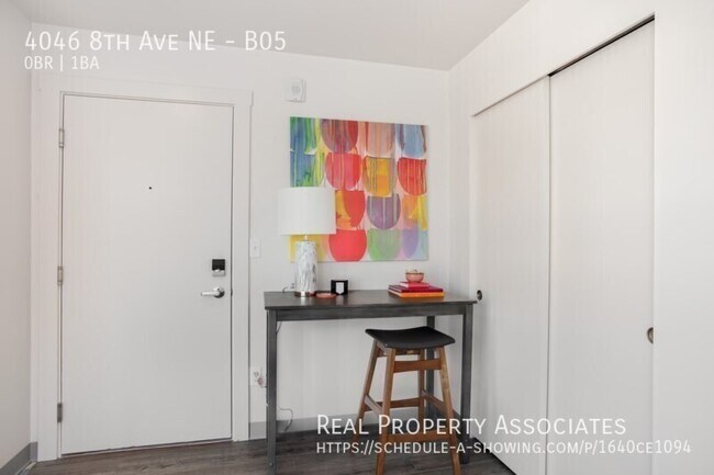 4046 8th Avenue Northeast, Seattle, WA 98105 photo 3