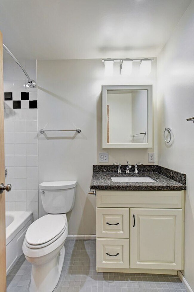 116 Florentia St Seattle, WA 98109 photo 4