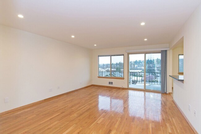 116 Florentia St Seattle, WA 98109 photo 3