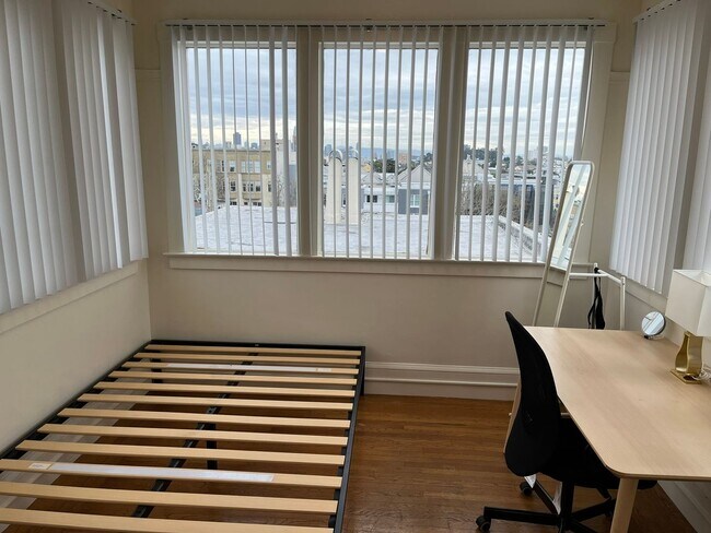 Cool Pad Near USF with Fantastic City Views** photo 2