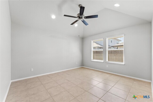 193 Heather Glen Way Maxwell, TX 78656 photo 3
