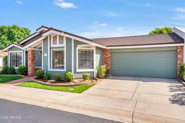 229 E Anderson Ave Phoenix, AZ 85022 photo 3