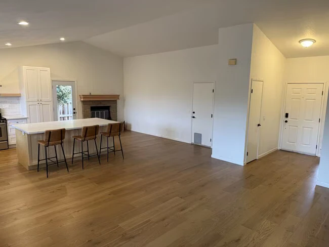 2410 Valley W Dr Santa Rosa, CA 95401 photo 3