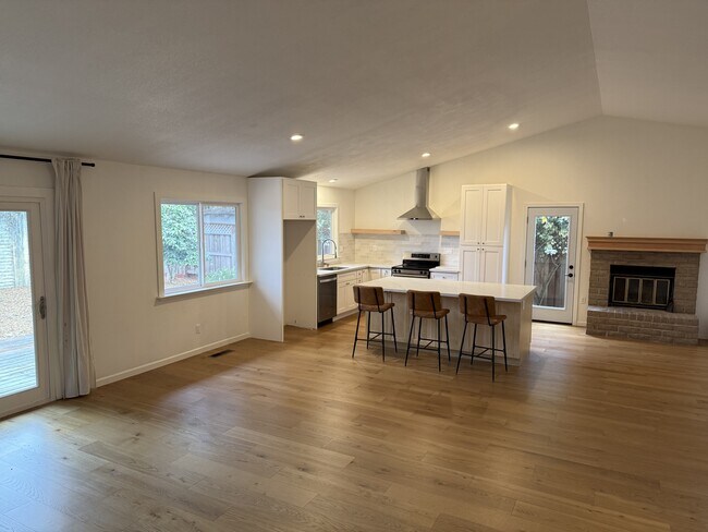 2410 Valley W Dr Santa Rosa, CA 95401 photo 4