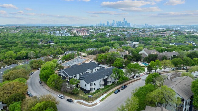 2450 Wickersham Ln Austin, TX 78741 photo 3