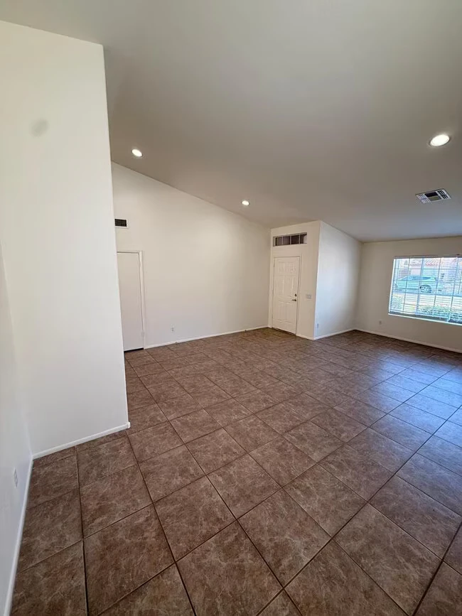 4556 E Charleston Ave Phoenix, AZ 85032 photo 5